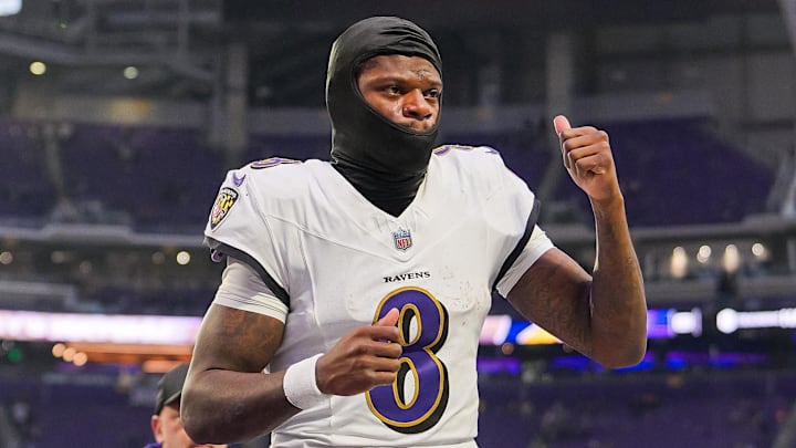 Sharps are betting on Ravens quarterback Lamar Jackson against the Steelers in Week 18. 
