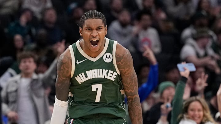 Detroit Pistons v Milwaukee Bucks