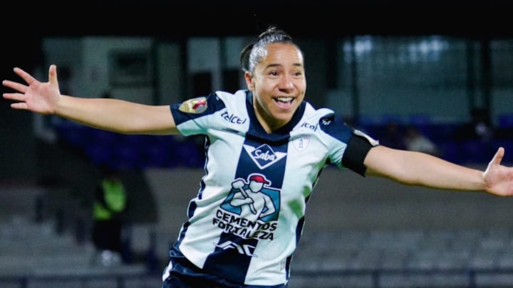 Charlyn Corral volvió a hacer magia con dos goles frente al Cruz Azul en CU. La Máquina cayó 2-1 frente a las Tuzas. Charlyn Corral volvió a hacer magia con dos goles frente al Cruz Azul en CU. La Máquina cayó 2-1 frente a las Tuzas.