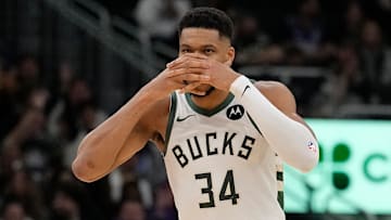 Los Angeles Lakers v Milwaukee Bucks