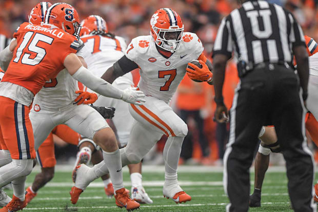 Clemson RB Phil Mafah runs for a touchdown against Syracuse during the fourth quarter.