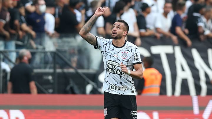 Diante do impasse relativo à capacidade do Luso-Brasileiro, a Portuguesa-RJ decidiu negociar o mando de campo Diante do impasse relativo à capacidade do Luso-Brasileiro, a Portuguesa-RJ decidiu negociar o mando de campo