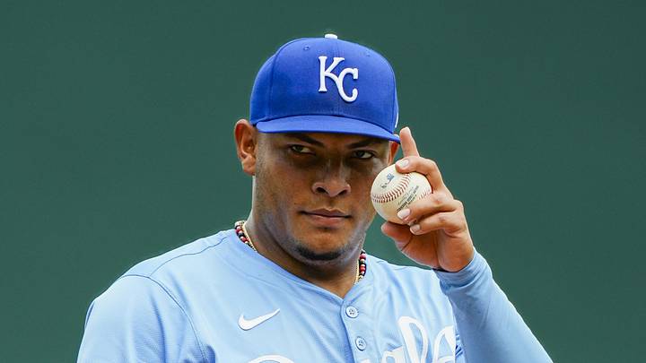 Jul 30, 2025; Kansas City, Missouri, USA; Kansas City Royals starting pitcher Angel Zerpa (61) gets ready to pitch during the first inning against the Atlanta Braves at Kauffman Stadium. Mandatory Credit: Jay Biggerstaff-Imagn Images