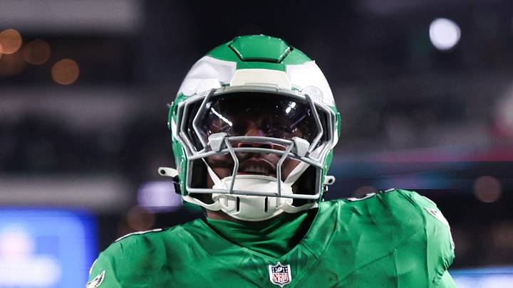 Philadelphia Eagles linebacker Jalyx Hunt