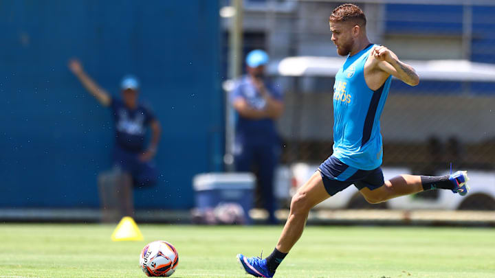 Cuéllar teve passagem discreta no Grêmio