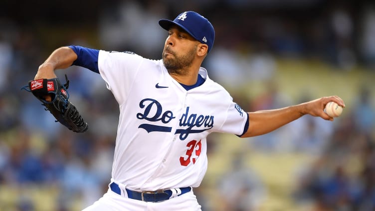  Los Angeles Dodgers starting pitcher David Price (33) throws a pitch.