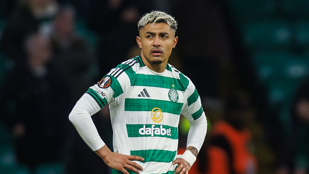 Julián Araujo se perfila fuera tras una recaída muscular, mientras Rodrigo Huescas ya pisa la cancha y busca meterse en la lista final.