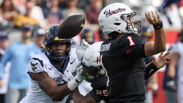 Houston Cougars quarterback Conner Weigman