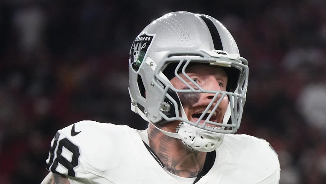 Las Vegas Raiders defensive end Maxx Crosby (98) celebrates his tackle in the backfield against the Arizona Cardinals at State Farm Stadium in Glendale, on Aug. 23, 2025.