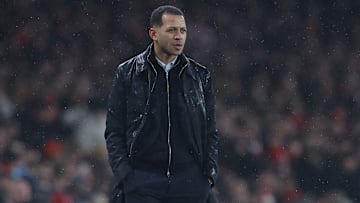 Rosenior prend avec autodérision les critiques qu'il subit Rosenior prend avec autodérision les critiques qu'il subit