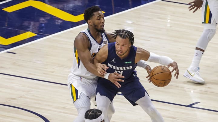 Find Mavericks vs. Jazz predictions, betting odds, moneyline, spread, over/under and more for the matchup. Find Mavericks vs. Jazz predictions, betting odds, moneyline, spread, over/under and more for the matchup.