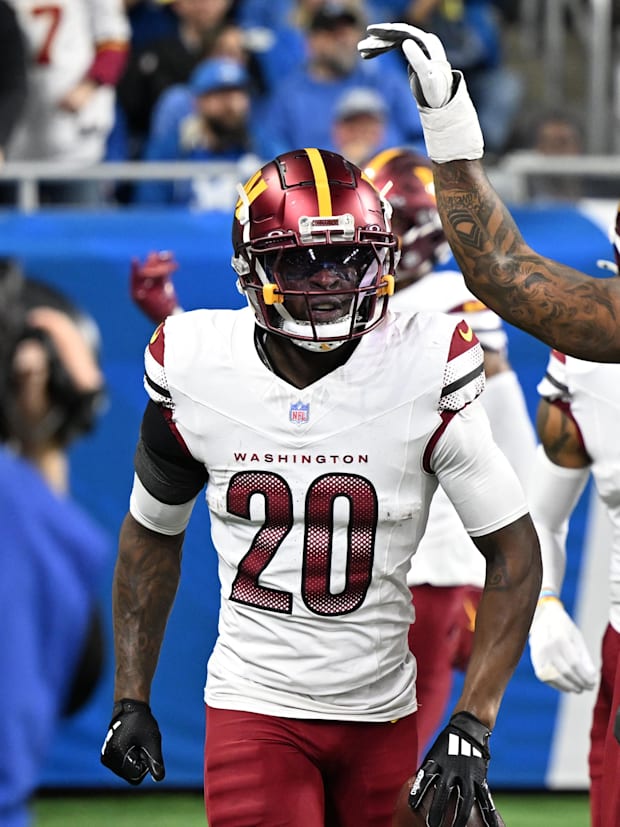 Washington Commanders defensive back Quan Martin (20).