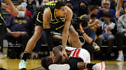 Jimmy Butler se lastimó el tobillo durante el juego del lunes entre el Heat y los Warriors 