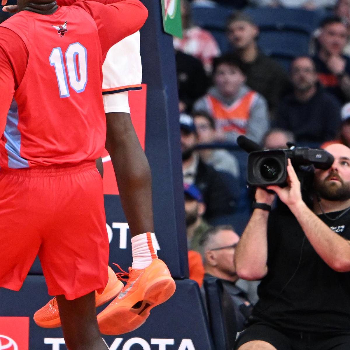 Image for Syracuse nearly doubles up Delaware State
