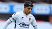 Al parecer Xolos rechazó la primera oferta de Chivas por el defensa Víctor Guzmán, sin embargo, sigue abierto a escuchar más ofertas.
