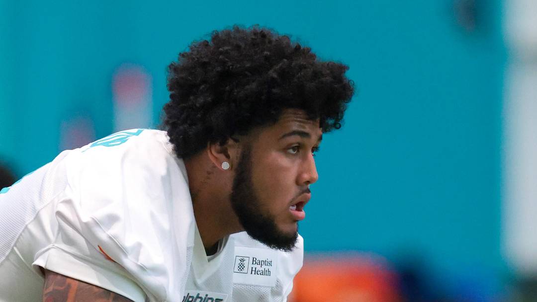 Miami Dolphins guard Kadyn Proctor