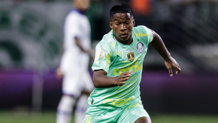 Endrick marcou o primeiro gol dele como profissional em Curitiba