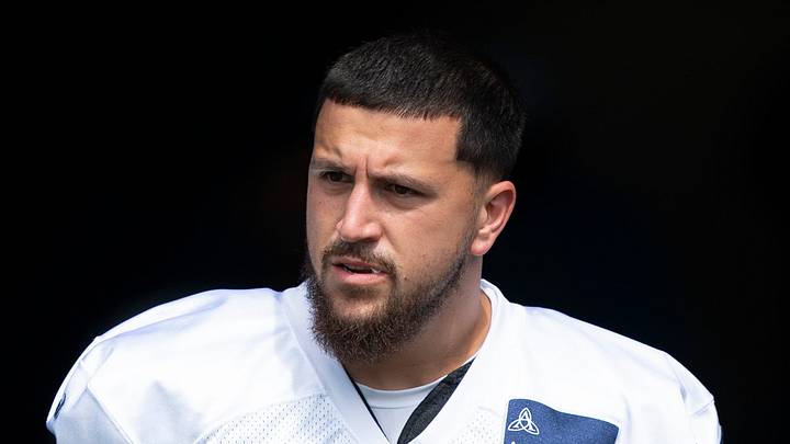 Tennessee Titans linebacker Garret Wallow (54)