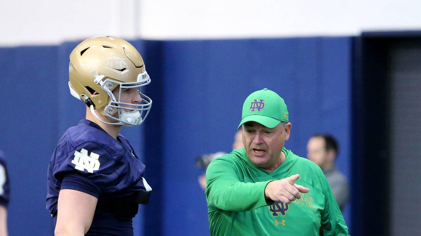 Notre Dame Football Fall Camp: Mike Denbrock Discusses Irish Offense