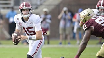 Alabama Crimson Tide quarterback Ty Simpson (15)