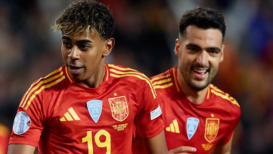 Spain arguably have the world’s best player in Lamine Yamal (left). | IMAGO/NurPhoto