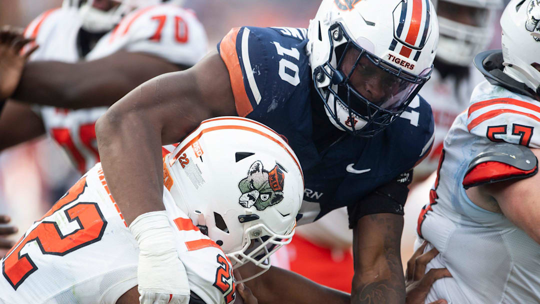 Auburn sees a former edge rusher join the other side of a top rivalry 