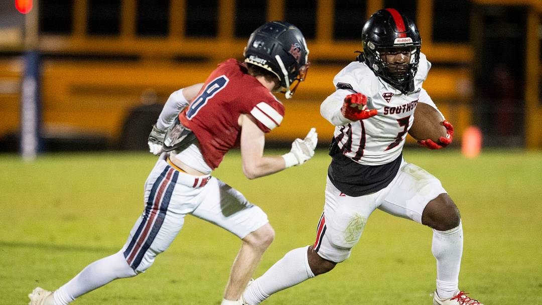 Southside Selma's Cedrick Simmons (3) runs the ball at Montgomery Academy in Montgomery, Ala., on Friday, Nov. 15, 2024. Southside Selma leads Montgomery Academy 22-21 at halftime. Southside Selma's Cedrick Simmons (3) runs the ball at Montgomery Academy in Montgomery, Ala., on Friday, Nov. 15, 2024. Southside Selma leads Montgomery Academy 22-21 at halftime.