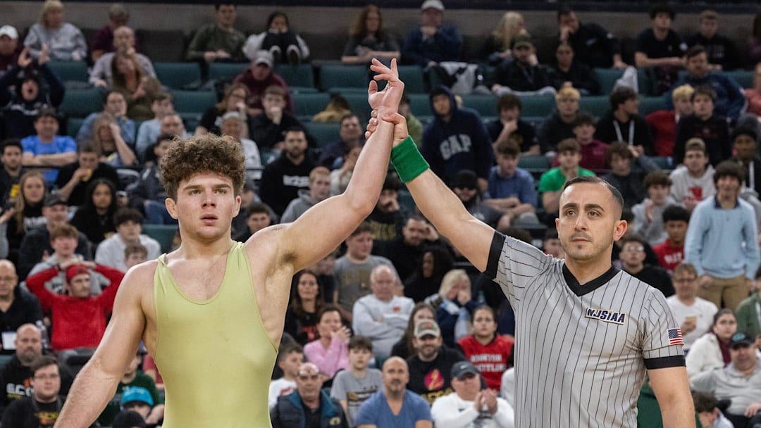 Ryan Burton, SI's top-ranked 175-pounder, leads a St. Joseph's-Montvale team that starts the season at No. 1 in the New Jersey Wrestling Team Top 25 rankings. 