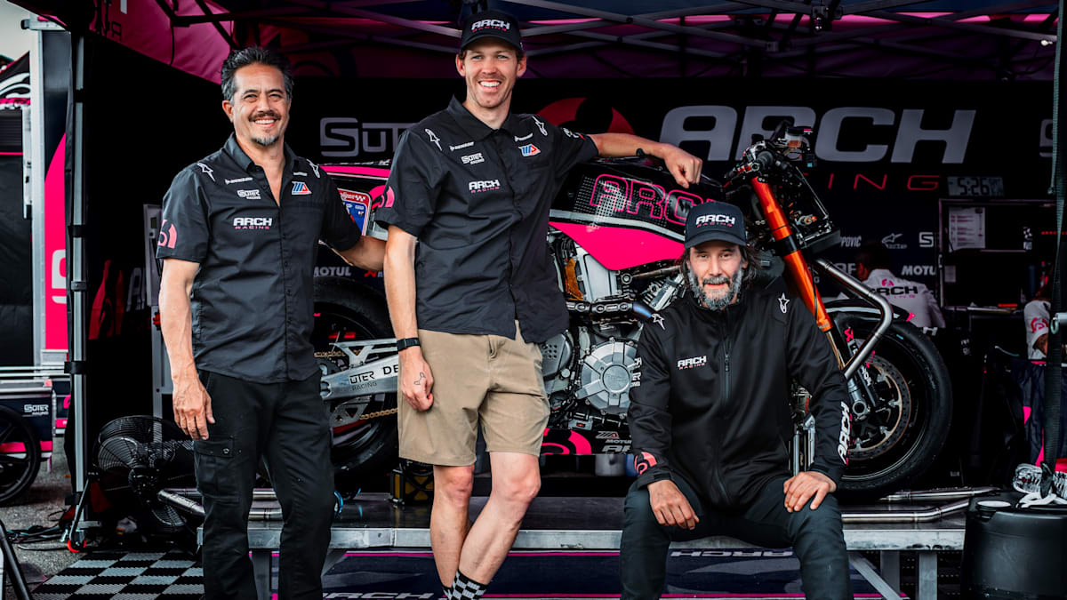 ◆ Smooth Ace tha Hooligan - Revolution Men's Hooligan CE Tiger's Blood Jacket — Ride Icon