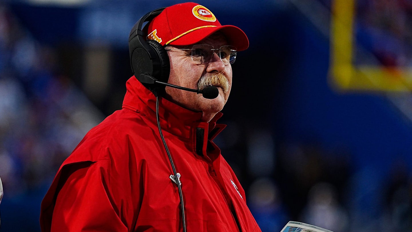 Former Chief Benched By New Team After Meltdown in Week 14