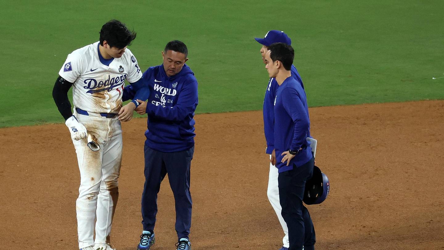 ドジャースのオオタニ翔平、肩の手術が必要かどうかを明かす