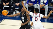 North Alabama Lions guard Taye Fields (9).