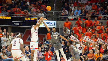 Auburn Tigers forward Johni Broome (4) shoots a jump shot as Auburn Tigers take on Kent State Golden Flashes at Neville Arena in Auburn, Ala., on Saturday, Nov. 13, 2024.