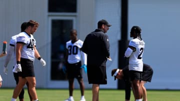 Jacksonville Jaguars defensive coordinator Ryan Nielsen talks with cornerback Christian Braswell (21) during an organized team activity Tuesday, May 28, 2024 at EverBank Stadium’s Miller Electric Center in Jacksonville, Fla.