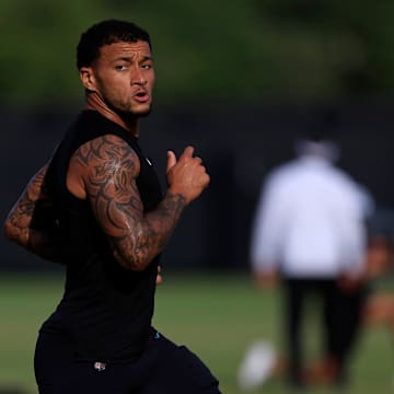 Jacksonville Jaguars tight end Evan Engram (17) runs warm up sprints during the seventh day of an NFL football training camp practice Wednesday, July 31, 2024 at EverBank Stadium’s Miller Electric Center in Jacksonville, Fla.