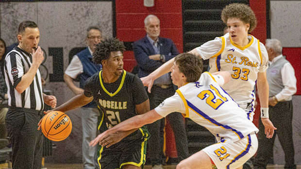 Roselle Catholic second in NJ Top-25 Poll.