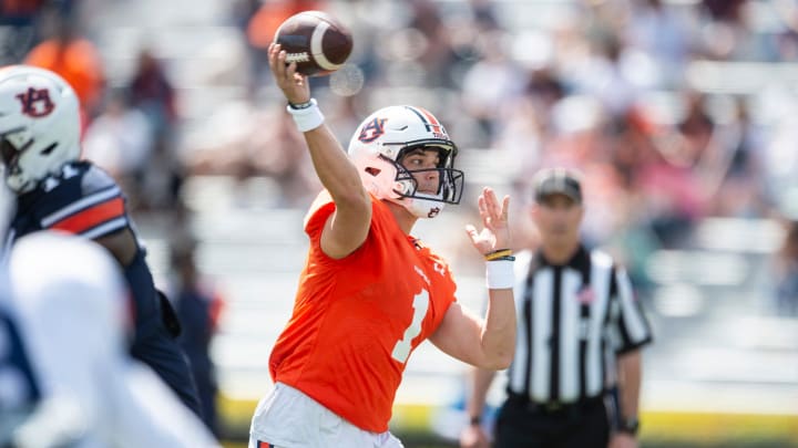 Auburn Tigers quarterback Payton Thorne