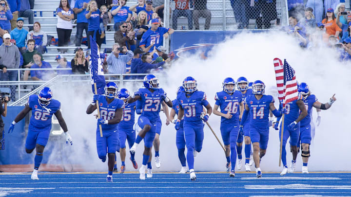 Sep 30, 2022; Boise, Idaho, USA; Boise State Broncos safety Zion Washington (31) brings the hammer prior to kick off prior to first half action at Albertsons Stadium against the San Diego State Aztecs. Mandatory Credit: Brian Losness-Imagn Images

