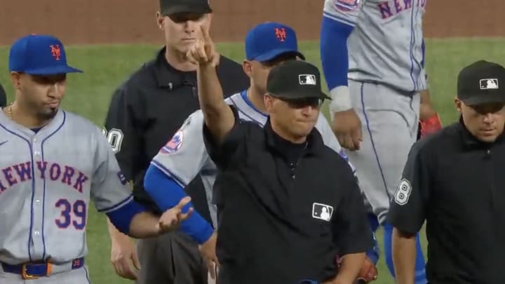 Mets closer Edwin Diaz gets tossed from Sunay's Mets - Cubs game.