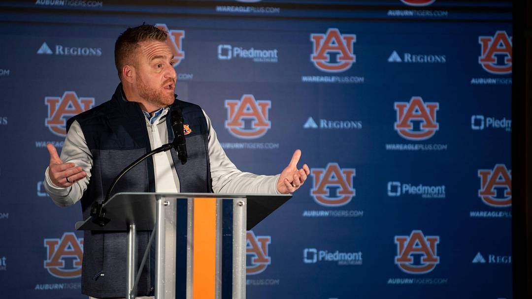 Auburn Tigers football head coach Alex Golesh lands a defensive recruit Auburn Tigers football head coach Alex Golesh lands a defensive recruit