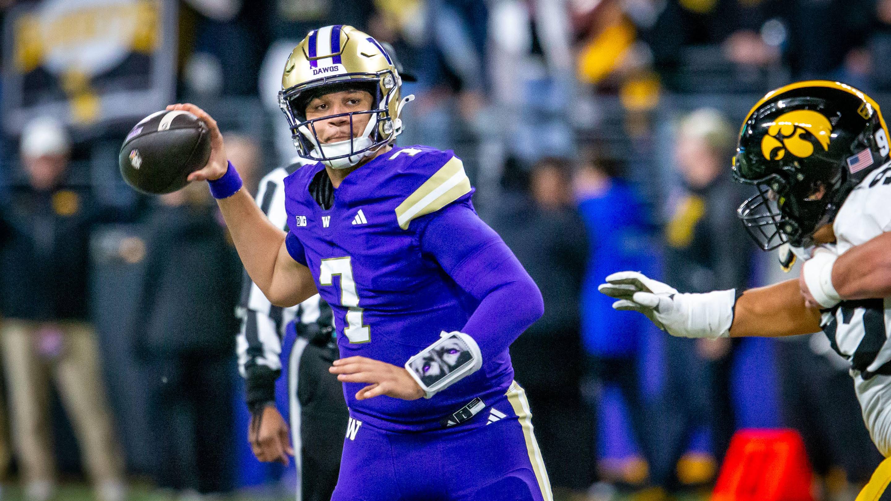 Fisch Will Leave Everyone in Suspense with Husky QB Decision