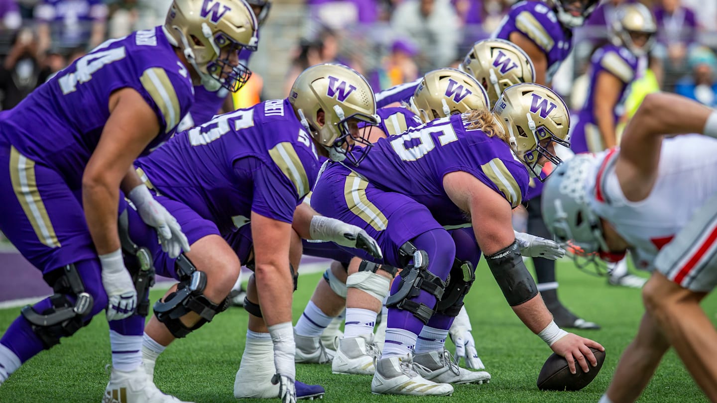 Husky Offensive Line Receives More Joe Moore Attention