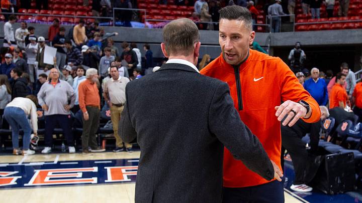 Auburn University AD John Cohen strongly approves of Steven Pearl's first season coaching the Tigers