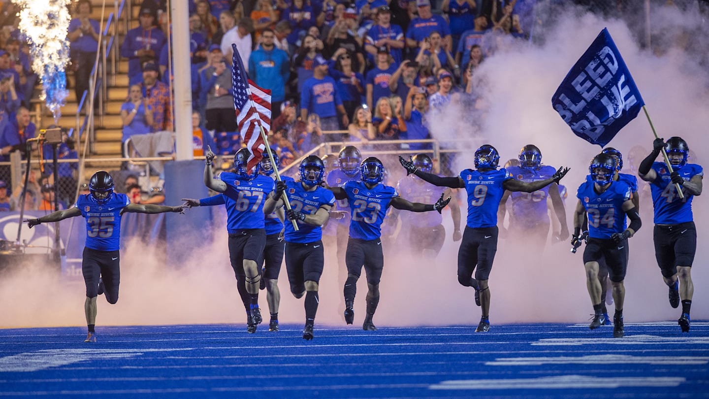 Boise State Football Unveils Custom ‘Front Porch of Idaho’ Helmets for Appalachian State Game