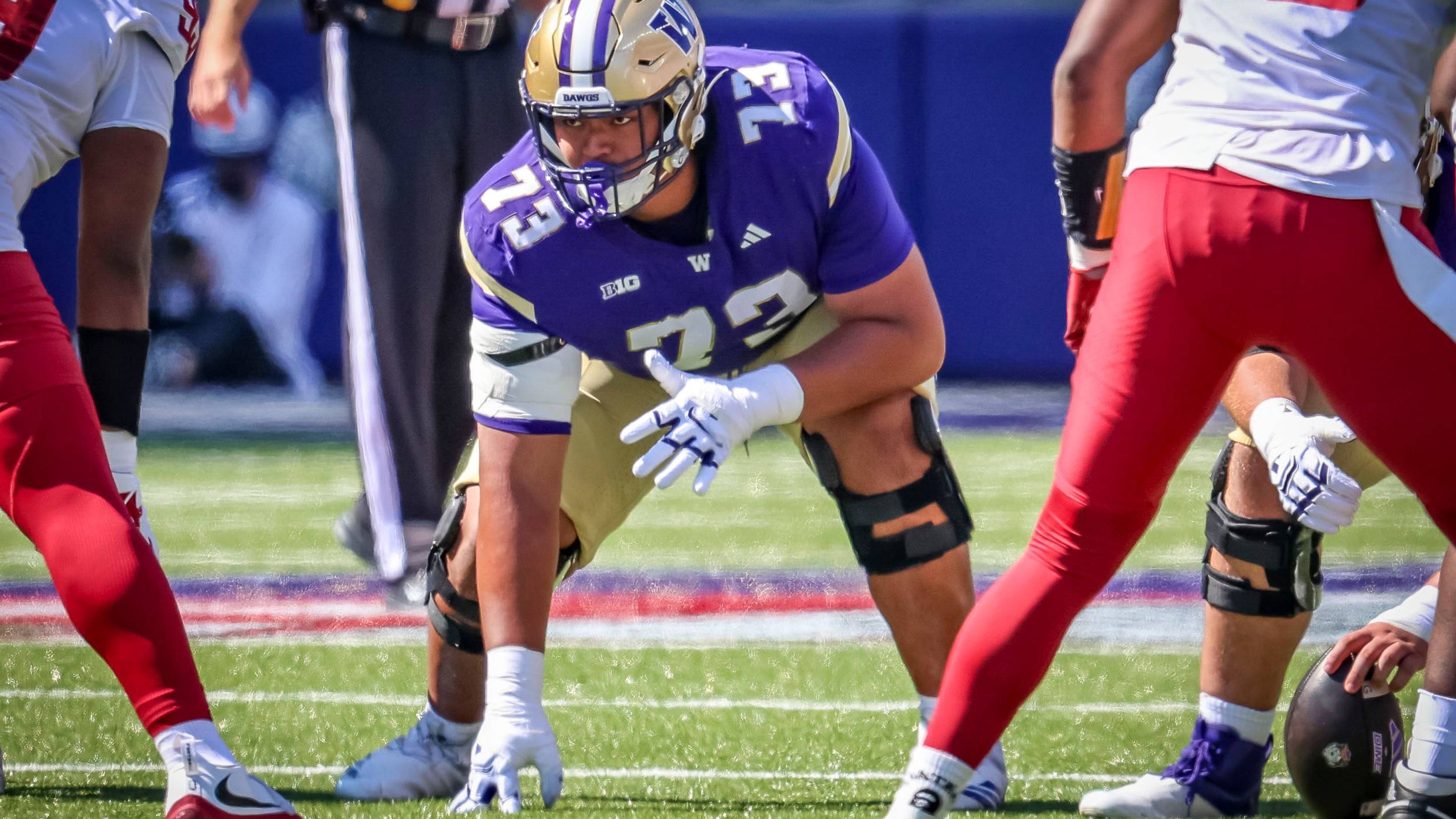 Huskies Make No Excuses for Lackluster O-Line Debut