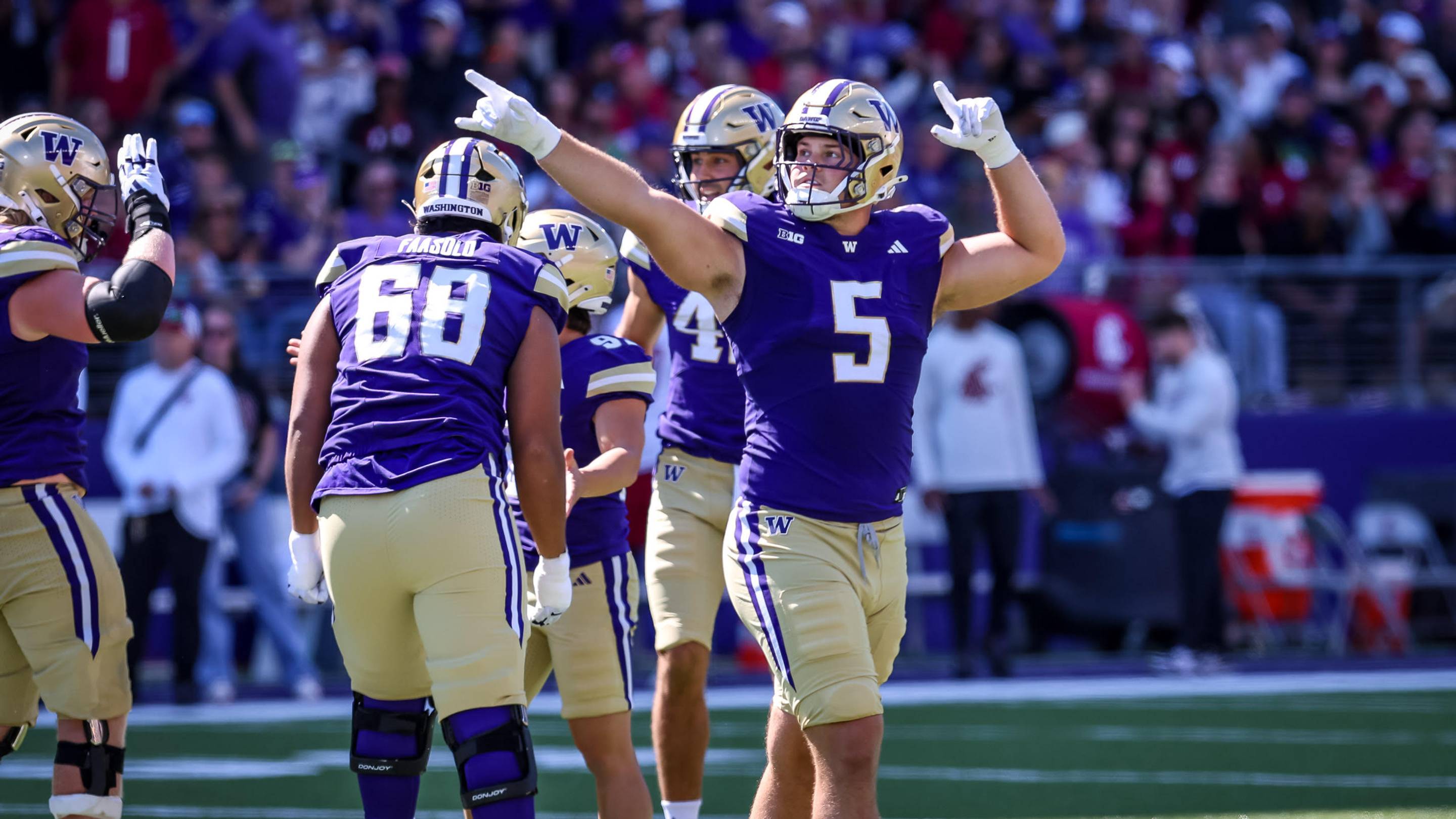 Husky Freshmen Continue to Draw National Spotlight