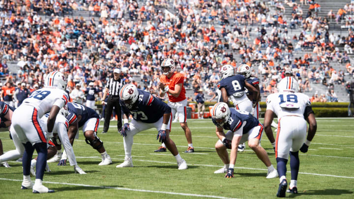 Auburn Tigers quarterback Payton Thorne (1) hikes the ball during the A-Day spring game at Jordan-Hare Stadium in Auburn, Ala., on Saturday, April 6, 2024.