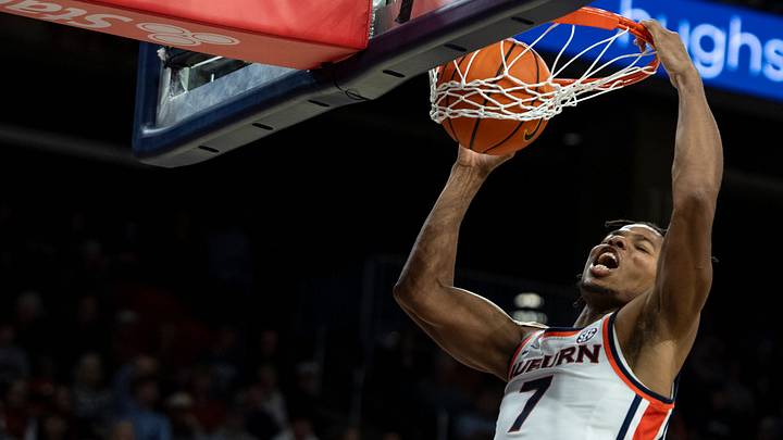 Auburn Tigers forward Keyshawn Hall (7) dunks the ball as Auburn Tigers take on Wofford Terriers at Neville Arena in Auburn, Ala. on Tuesday, Nov. 11, 2025. Auburn Tigers defeated Wofford Terriers 93-62.