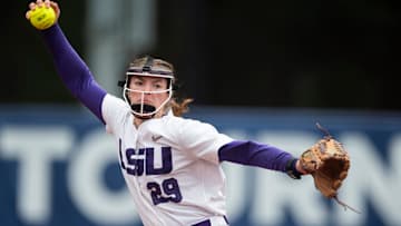 LSU Tigers pitcher Sydney Berzon (29) 
