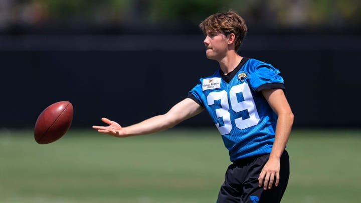 Jacksonville Jaguars place kicker Cam Little (39) tosses a ball during an organized team activity Tuesday, May 28, 2024 at EverBank Stadium’s Miller Electric Center in Jacksonville, Fla.